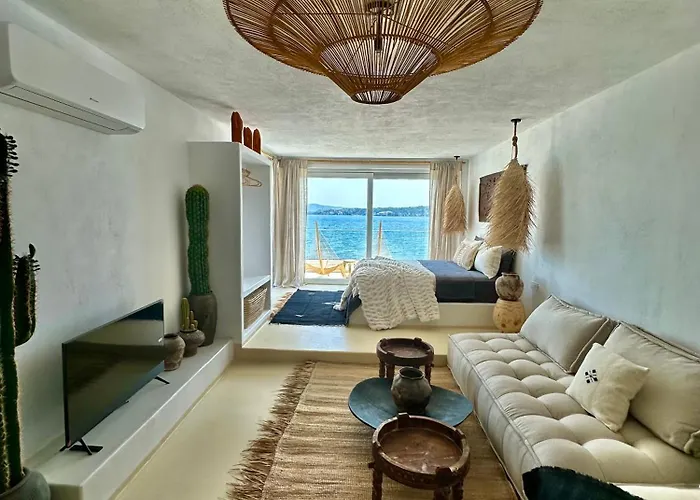 Casa De Oro Lujo Apartahotel