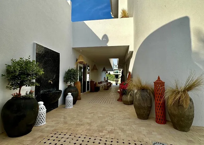 Casa De Oro Lujo Apartahotel